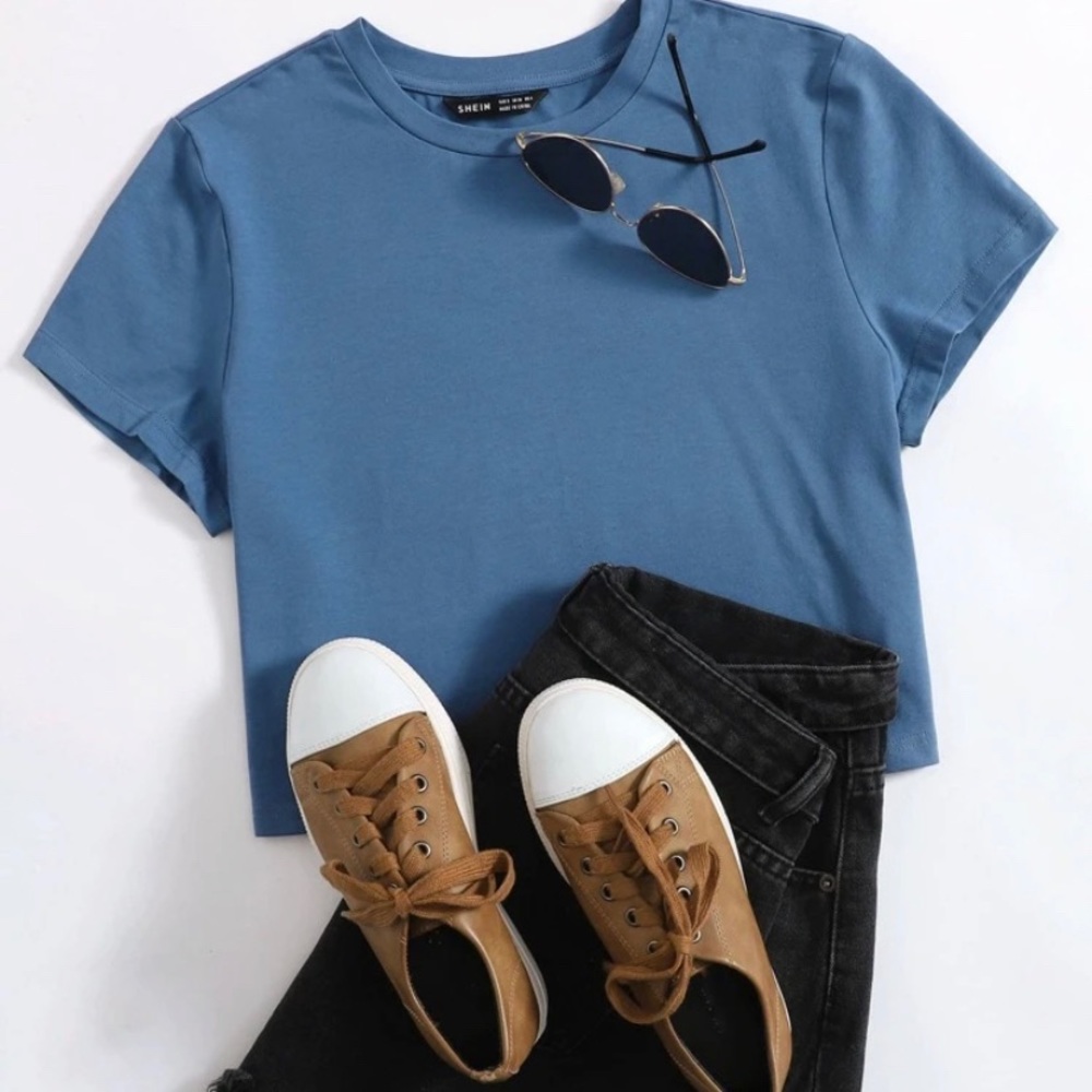 - SHEIN Round Neck Crop Solid Tee Size L